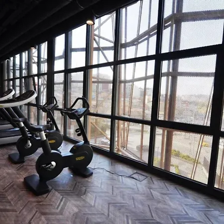 Bright Lovely Modern 2bd25 Poolgym! #220 اسطنبول