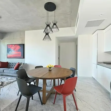 Bright Lovely Modern 2bd25 Poolgym! #220 * Istanbul