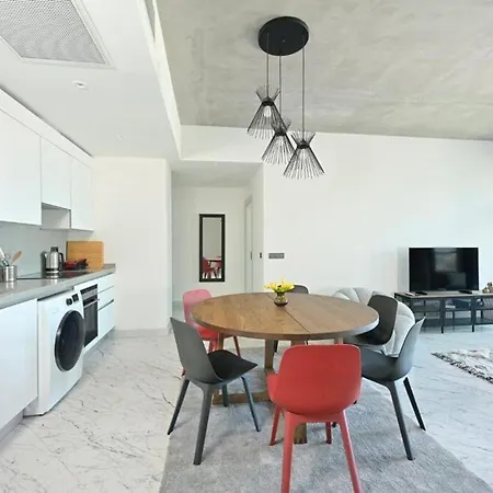 Bright Lovely Modern 2bd25 Poolgym! #220 Istanbul