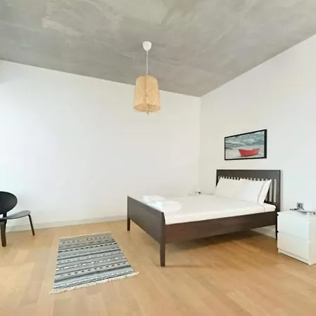 Dom wakacyjny Bright Lovely Modern 2bd25 Poolgym! #220 Stambuł