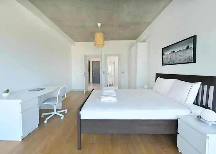 Bright Lovely Modern 2bd25 Poolgym! #220 Ferienhaus Istanbul