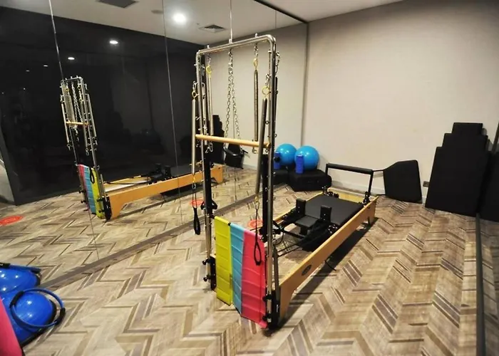 Bright Lovely Modern 2bd25 Poolgym! #220 Ferienhaus Istanbul