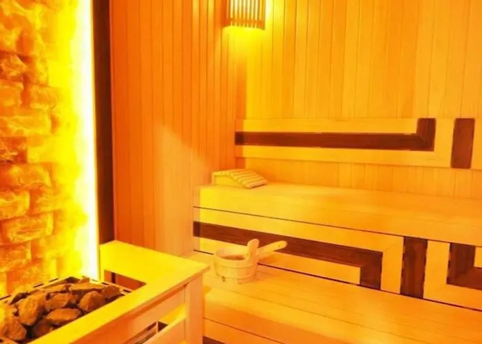 Bright Lovely Modern 2bd25 Poolgym! #220 Ferienhaus