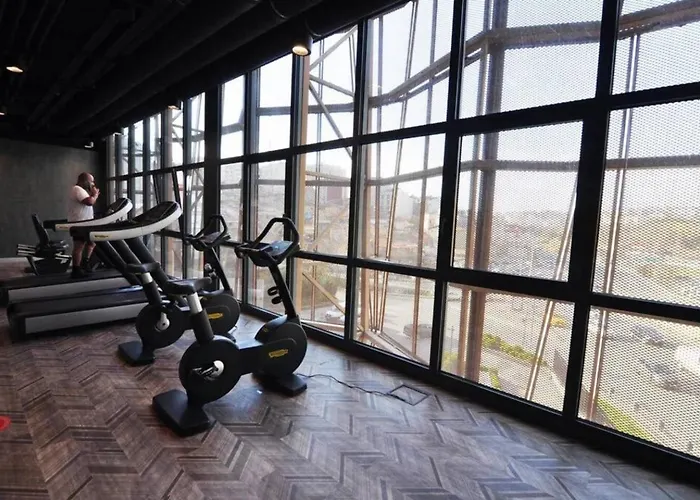 Bright Lovely Modern 2bd25 Poolgym! #220 Istanbul
