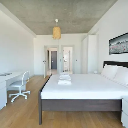 Bright Lovely Modern 2bd25 Poolgym! #220 Сasa de vacaciones Estambul