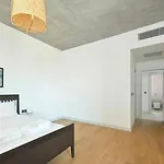 Vakantiehuis Bright Lovely Modern 2bd25 Poolgym! #220