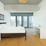 Bright Lovely Modern 2bd25 Poolgym! #220 Vakantiehuis Istanboel