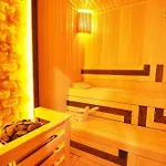 Bright Lovely Modern 2bd25 Poolgym! #220 Vakantiehuis