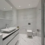 Vakantiehuis Bright Lovely Modern 2bd25 Poolgym! #220 Istanboel